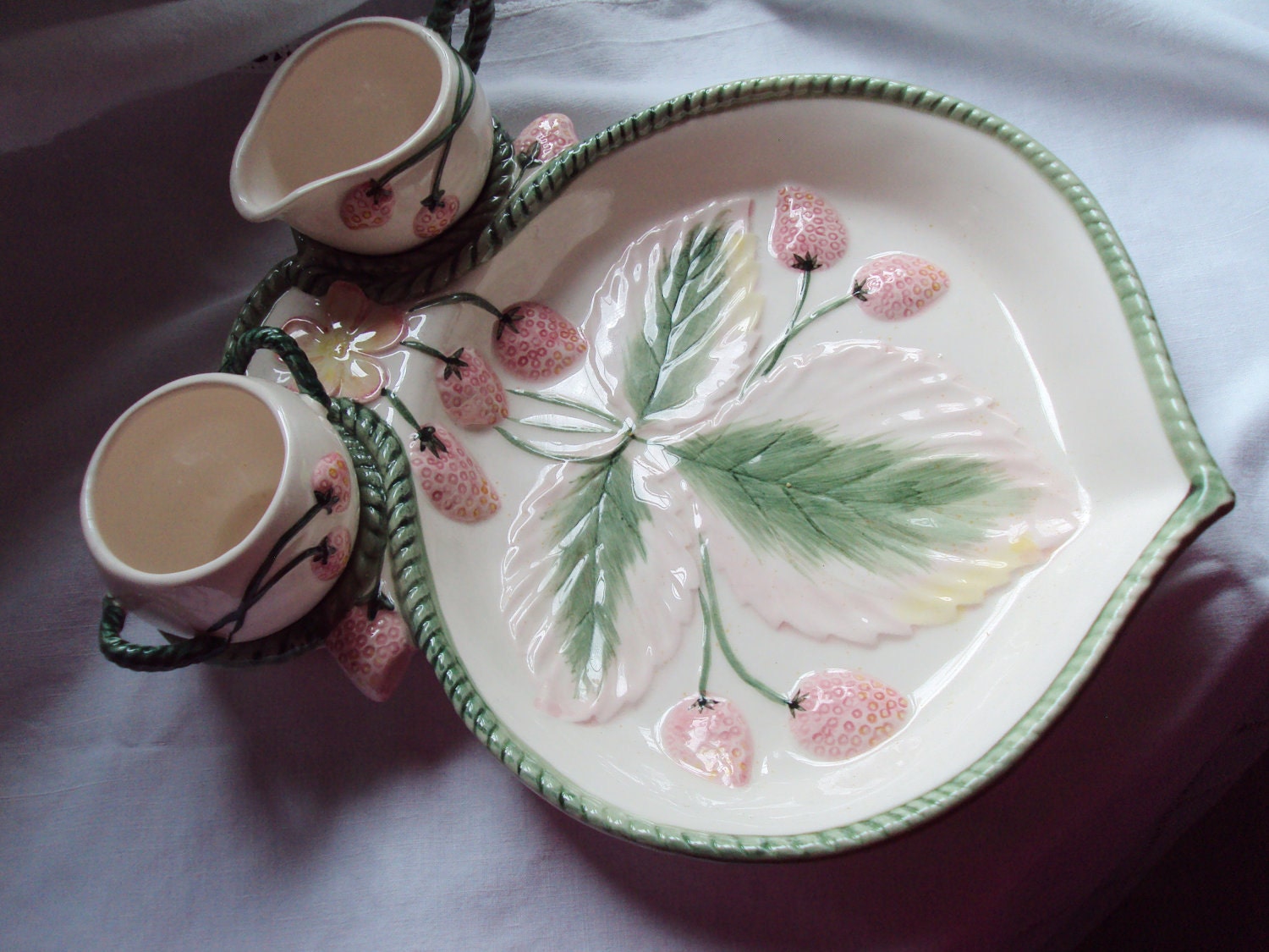 Vintage Strawberry Dish Bowl Plate Cream Jug and Sugar Bowl Majolica Time for Tea Wimbledon Tennis