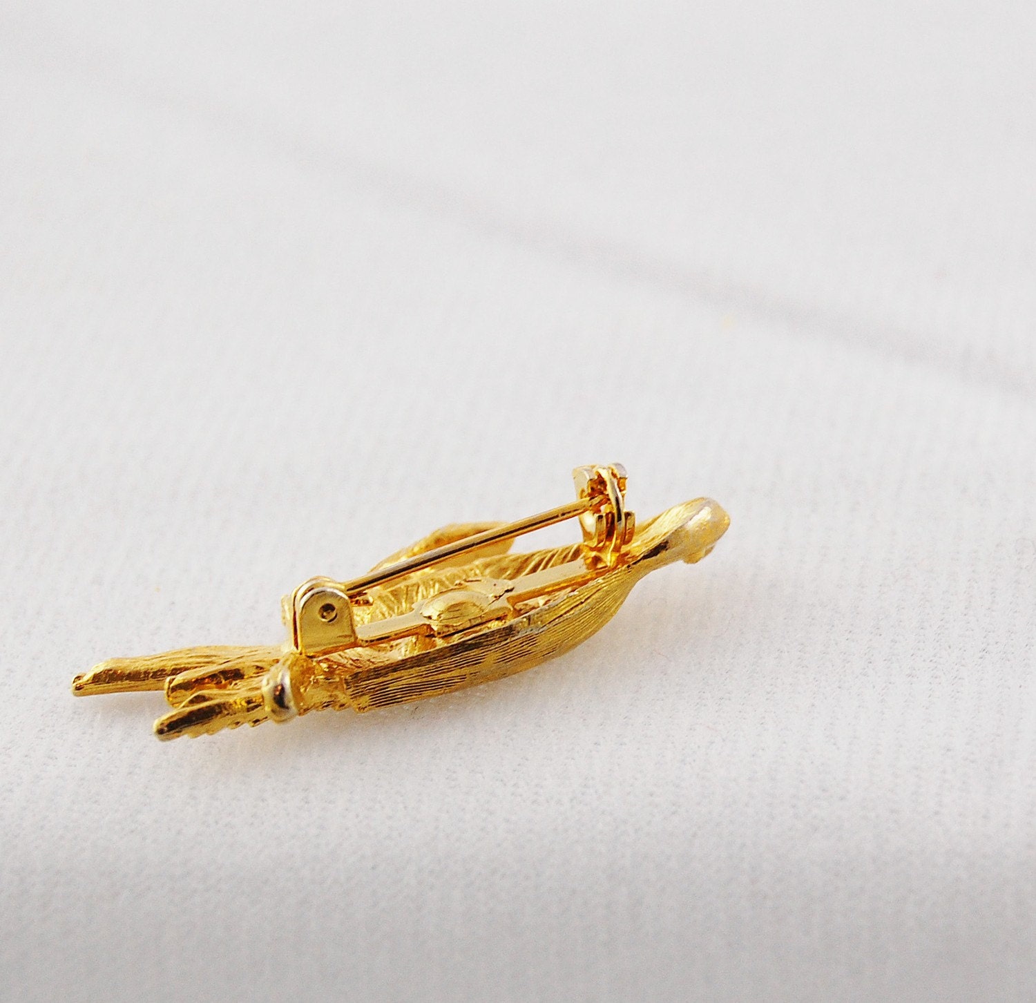 Vintage Gold Tone Parrot Brooch