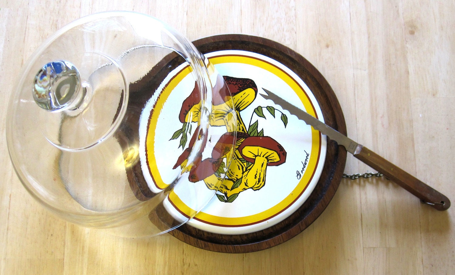 Vintage Goodwood Mushroom design Cheesekeeper Server