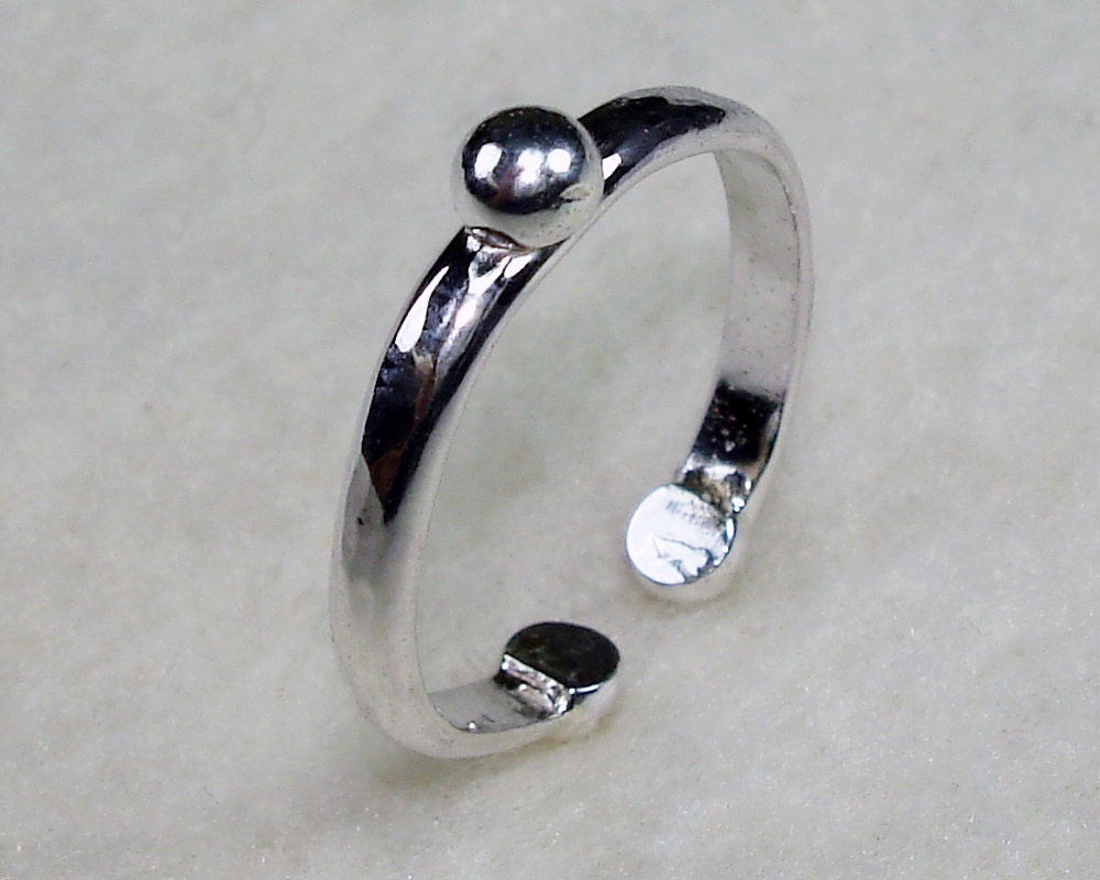 Adjustable Toe Ring in Sterling Silver with Sterling Silver Pearls