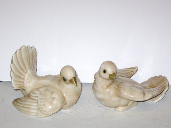 Vintage Dove Figurines ivory ceramic by katietwoshoesvintage