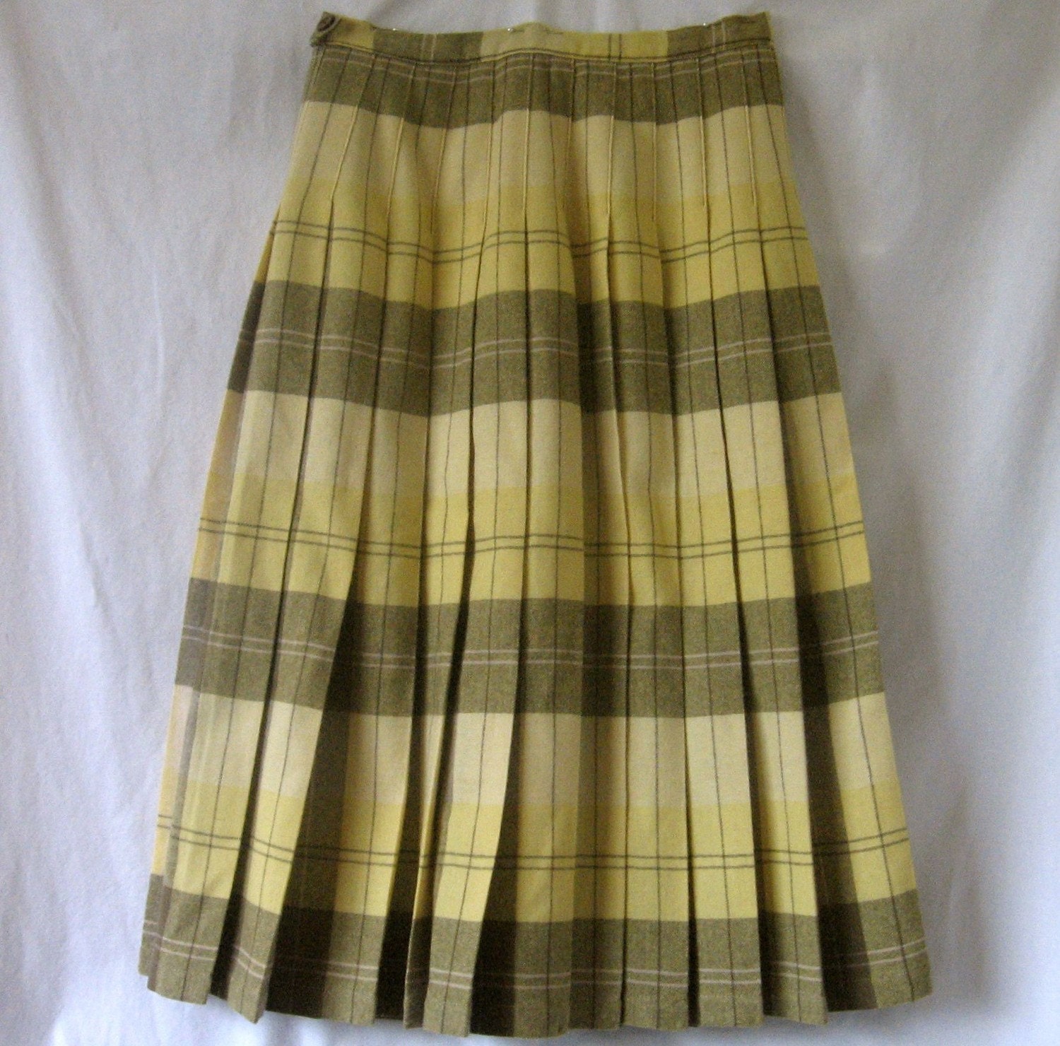 Vintage Wool Pleated Skirt 1950's Reversible Yellow Army Green Plaid 26 in waist