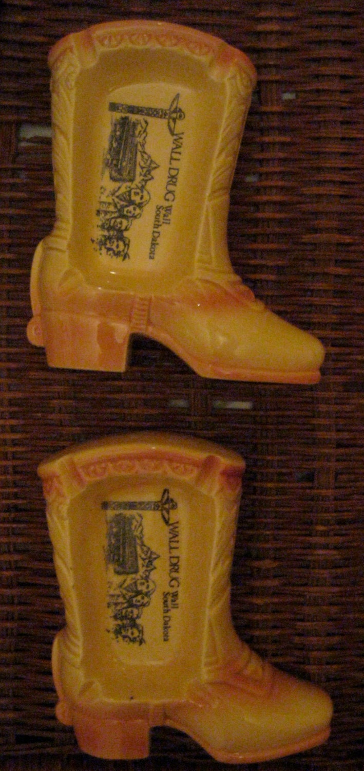 Vintage Advertising Ashtrays / Cowboy Boots / Wall Drug, Wall, South Dakota, made in Japan