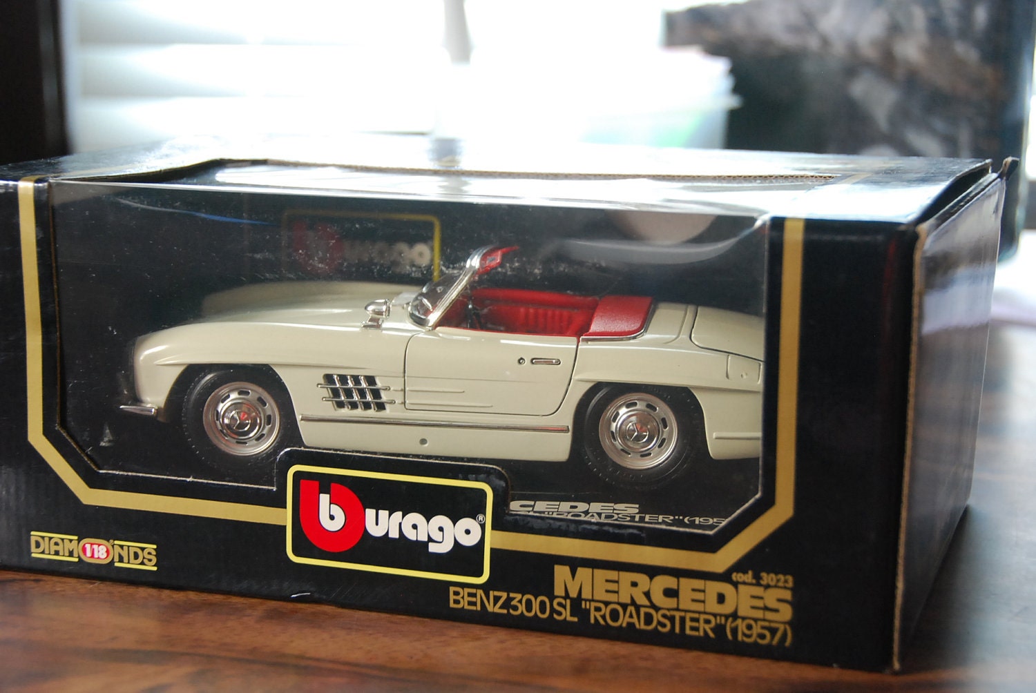 Burago Diecast Mercedes Benz 300sl Roadster 1957 (3023)