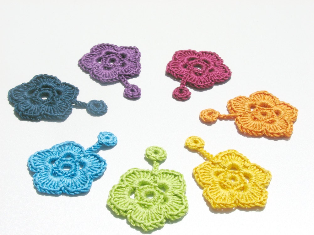 Rainbow crochet flowers / garland or greetings tag / bright colors / shiny cotton