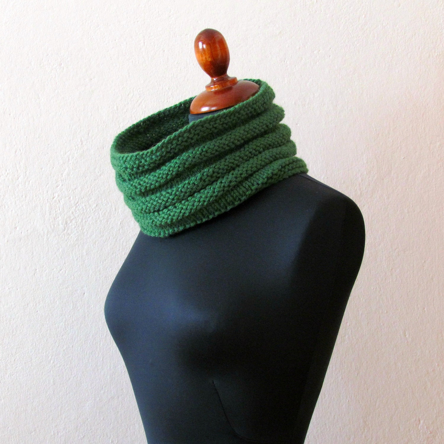 Chunky Cowl Scarf in emerald green / Ribbed fashion / Unisex Merino wool handmade / man woman - Coupon "SPECIAL" - 15% OFF