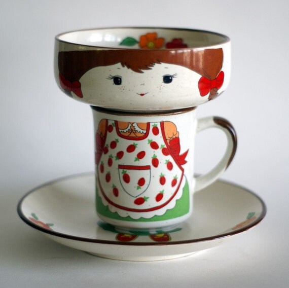 Vintage Child's Stacking Dish Set Plate Mug and Bowl