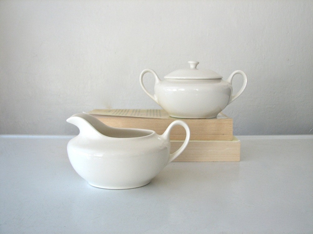 Vintage Cream & Sugar Set - Homer Laughlin, Snow White