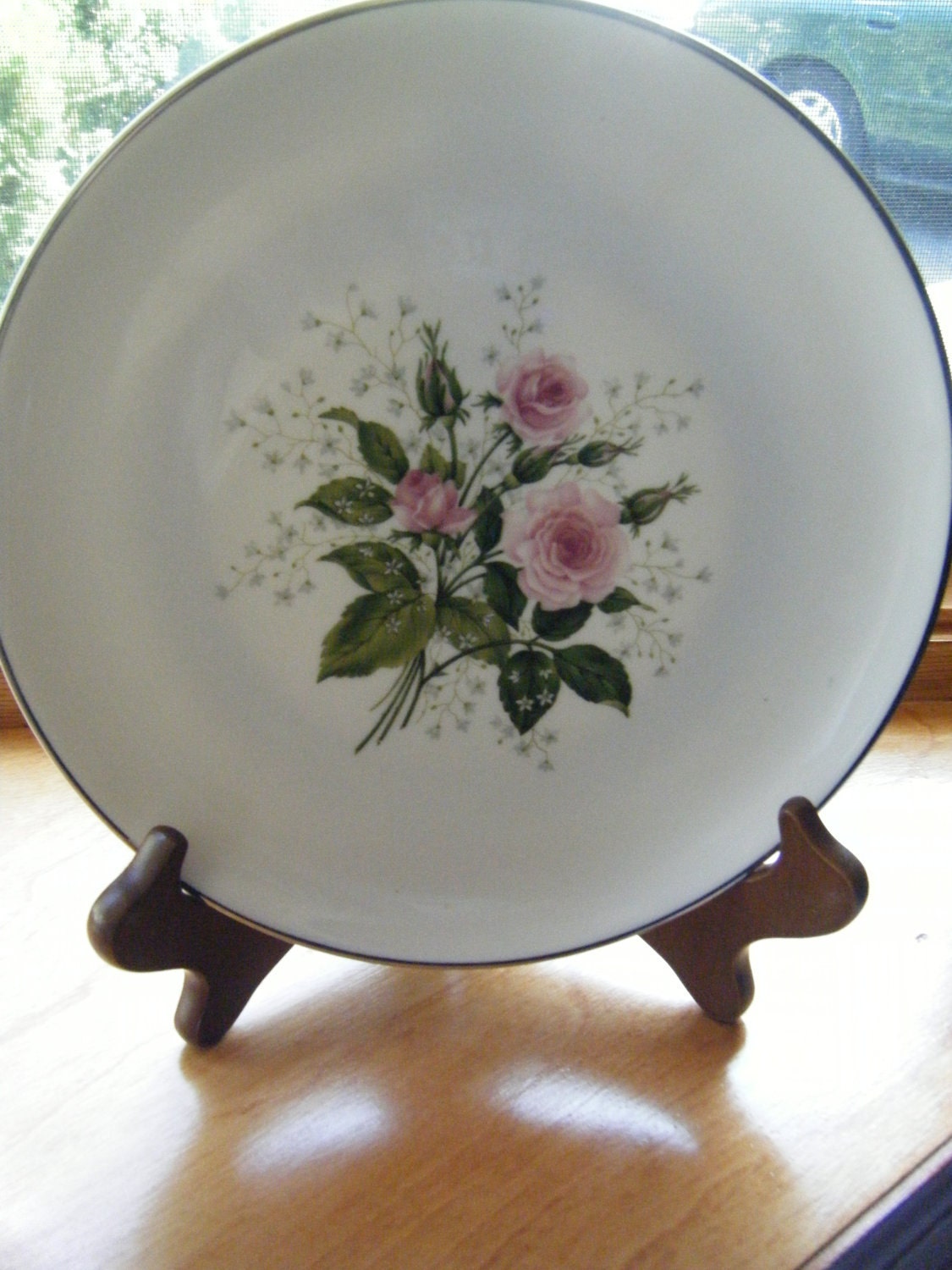 Rose Bone China Vintage Plate in Excellent Condition, Marked Embassy Rose