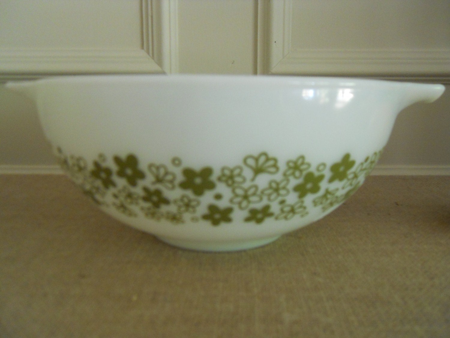 Pyrex Cinderella Spring Blossom 2 1/2 quart mixing bowl