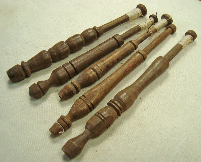 5 Vintage/antique turned wood lace bobbins - vintage sewing notions