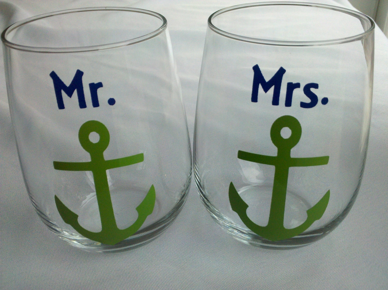 Mr. and Mrs. boat anchor stemless wine glasses, nautical themed wine glasses for bride and groom wedding, navy blue