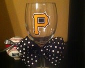 Pirates mlb wine glass