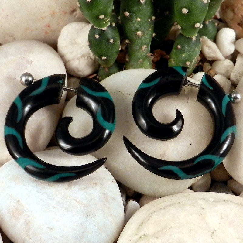 SPECIAL SALE -- Fake Gauge - 1 Pair 1-1/4" Organic Horn Earrings - Flame Spirals Curls - Black Horn With Inlay - (By Fake Gauge Organics)