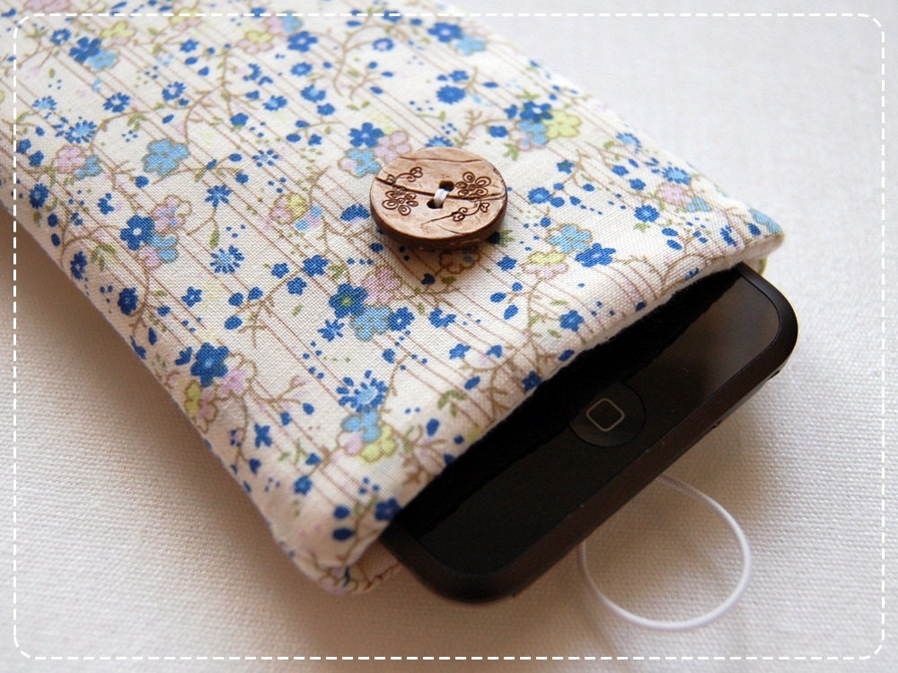 iPhone / iPod touch case padded sleeve pouch from fabric