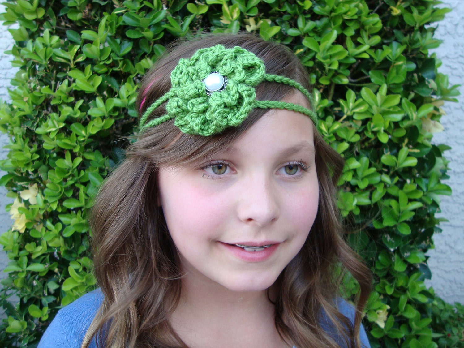 Green crocheted flower 2 strand headband