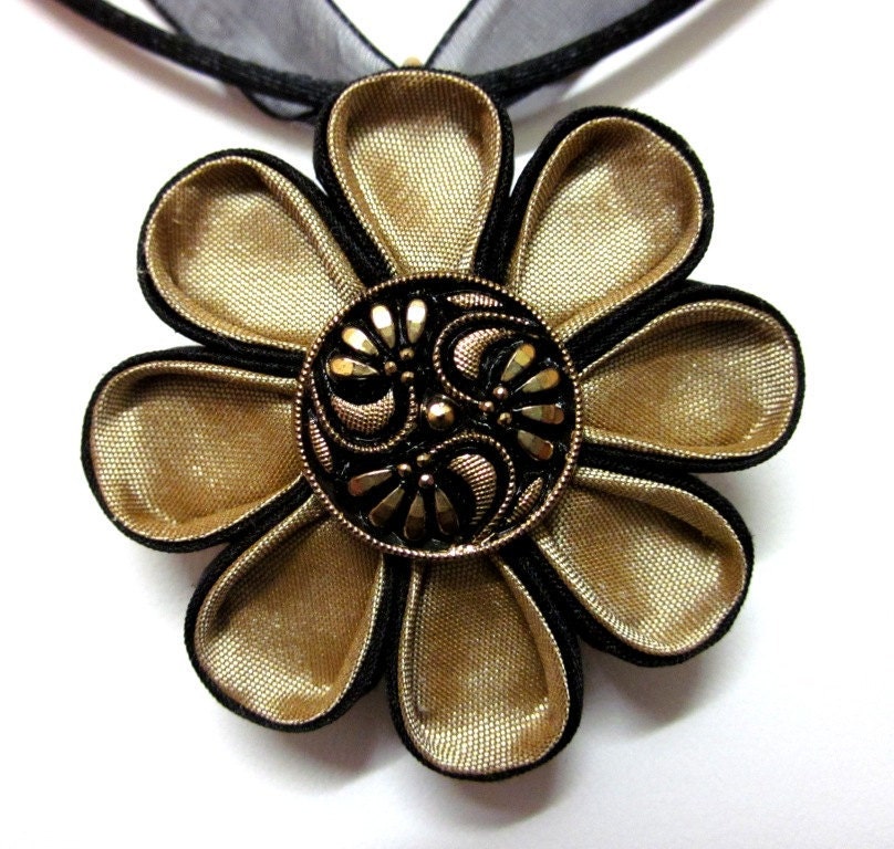 PAISLEY GOLD Gold Silk Kanzashi Flower Pendant Necklace