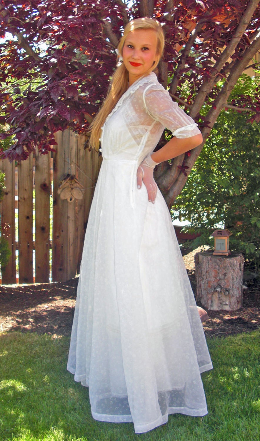 1930s Vintage/Antique Beautiful Soft White Sheer lightly flocked Wedding Gown/Dress