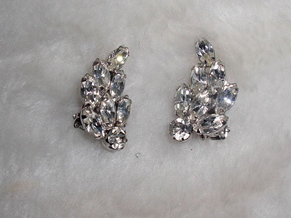 Vintage Weiss Crystal/Rhinestone Clip-On Leaf Shape Earrings-Stunning and Perfect for Dinner and Cocktails/Wedding/Bridal
