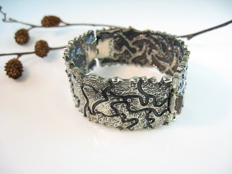 Darvéau Modernist Bracelet French Canadian Cast Abstract Quality Hinged Bangle 1960s Jewelry