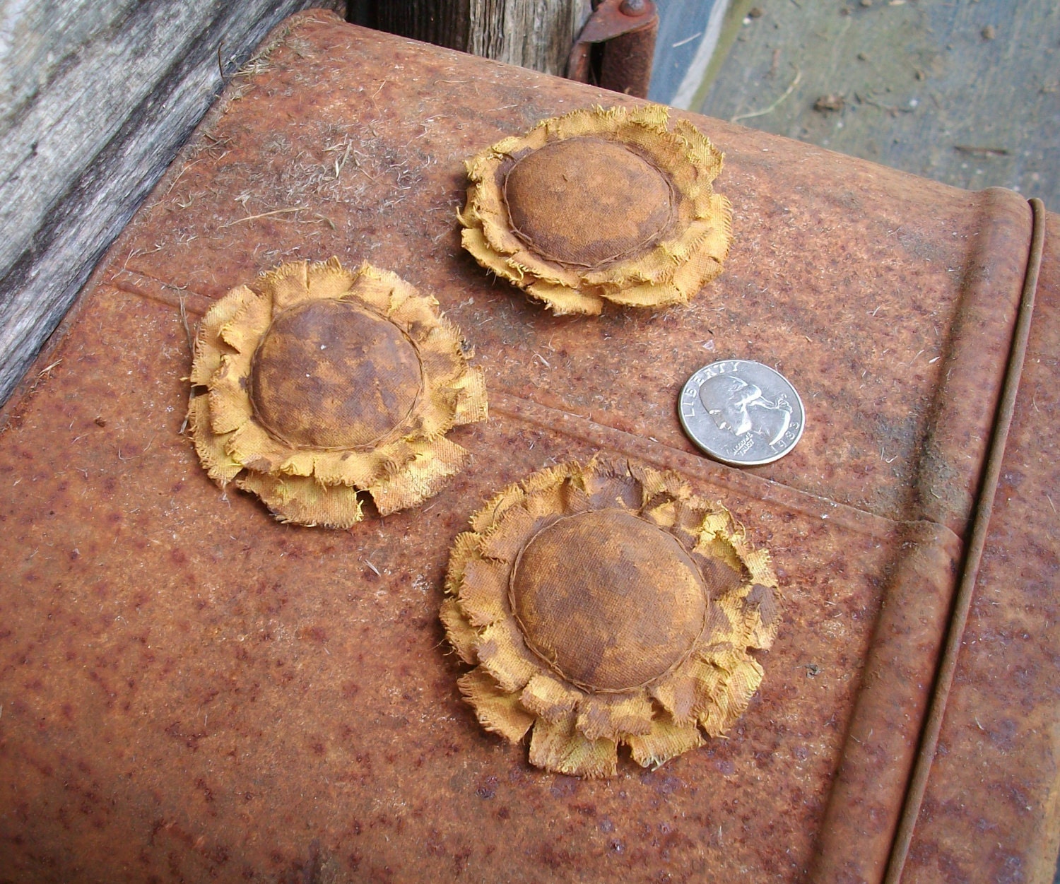 Primitive Sunflower Bowl Fillers, Ornaments or Craft Project Supply - Three Large Size