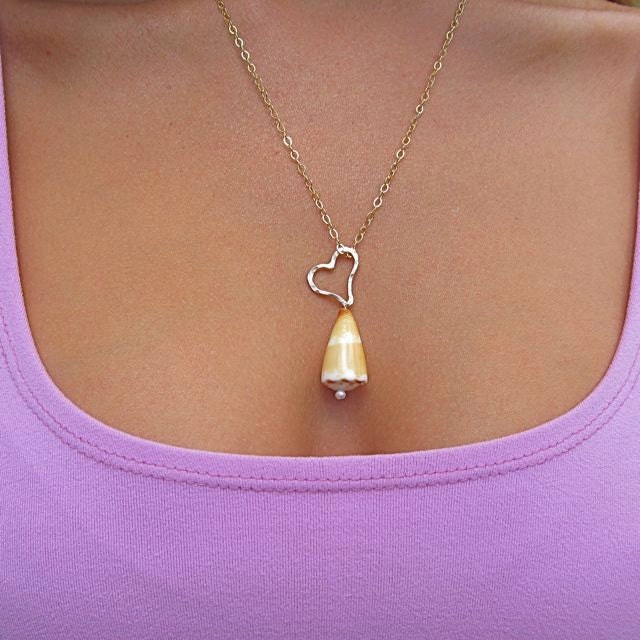 Yellow Hawaiian Shell Necklace, Gold Hammered Heart, Summer Fashions, Hawaii Beach Jewelry