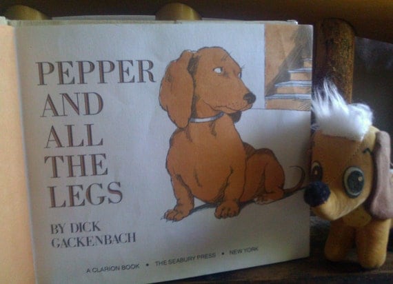Dachshund Book / Pepper and All The Legs