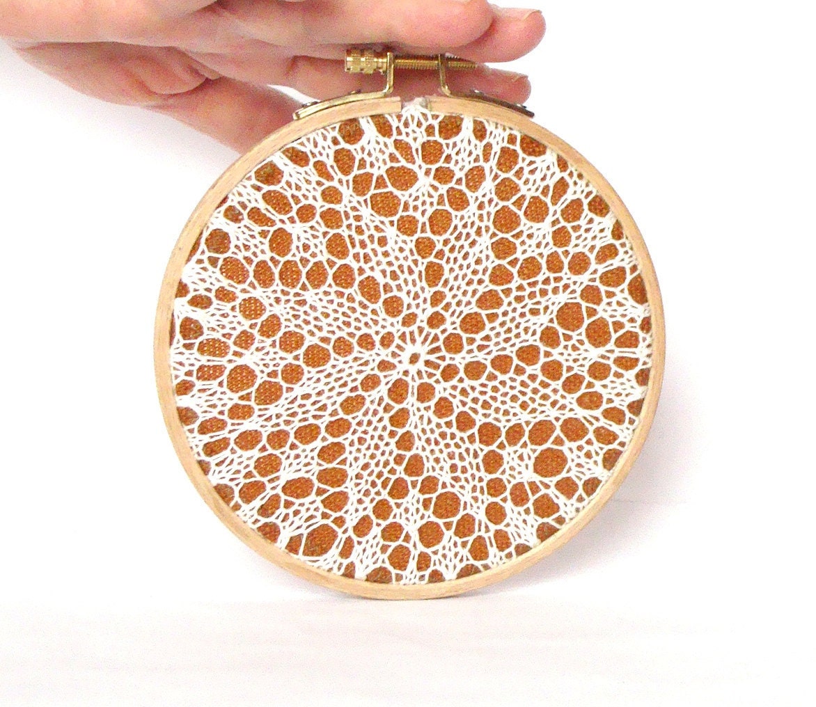 Embroidery Hoop Art - knitted lace - wall hanging house decoration - 5"