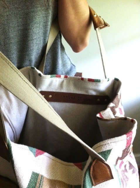 T R A V E L collection Aztec print oversized bag, heavy-weight fabric and leather