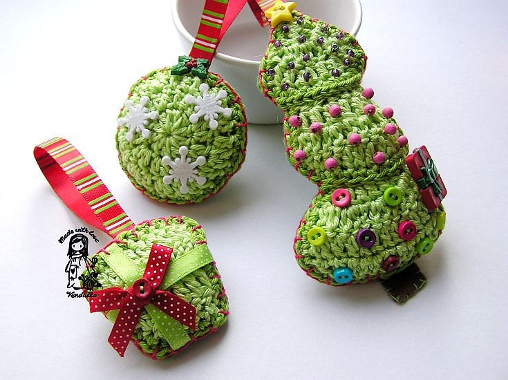 Christmas tree decoration - crochet patterns - 3 pieces in one:-)