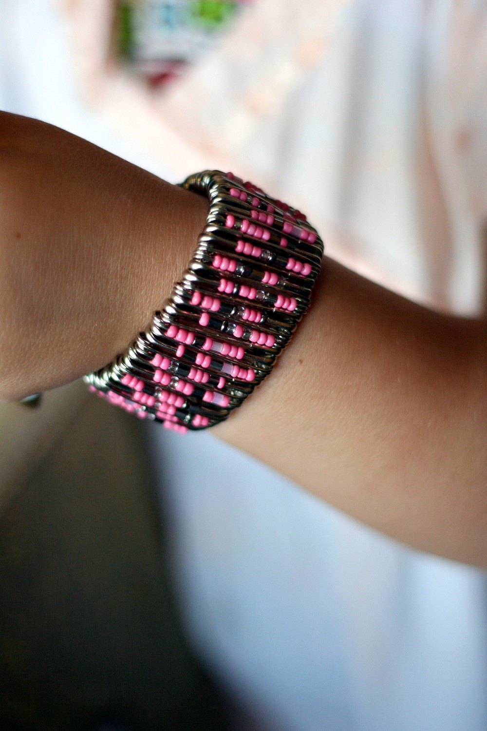 Pretty in Pink Girls Sweetheart Pinlet safety pin bracelet