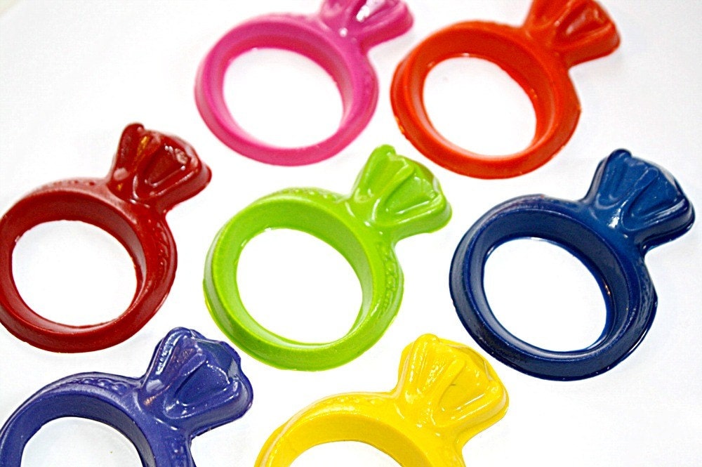 Set of 7 - DIAMOND RING Shaped CRAYONS - Doodle R Us
