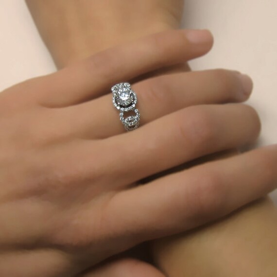 0.90 carats Round Cut Diamond Engagement Ring 14k White Gold