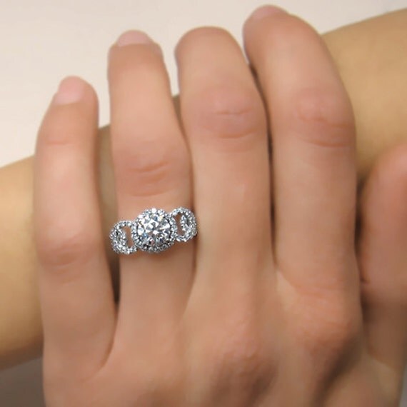 0.90 carats Round Cut Diamond Engagement Ring 14k White Gold