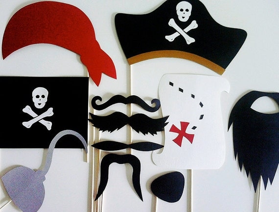 Photo Booth Props - 11 Piece Pirates Paradise Kit