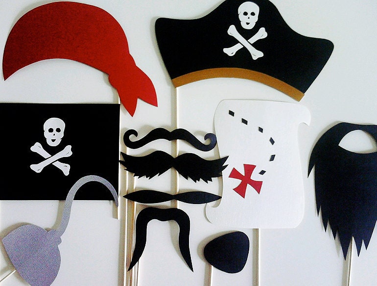 Photo Booth Props - 11 Piece Pirates Paradise Kit