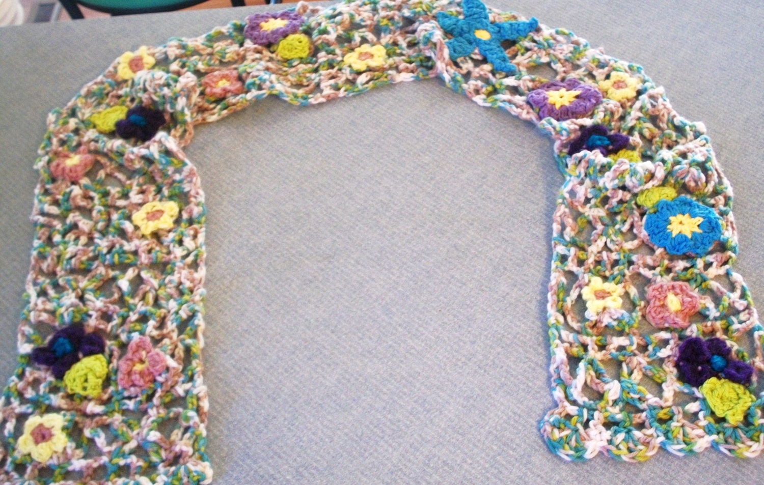 Scarf Flower Trellis Crocheted with lots of Flowers