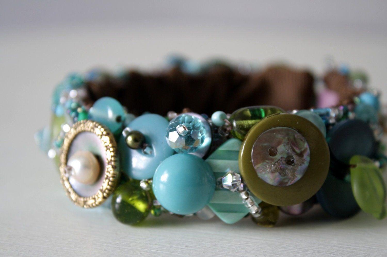 Vintage Button Jewelry Bracelet, Retro Button's - - Sage Green & Turquoise Blue - Stretch