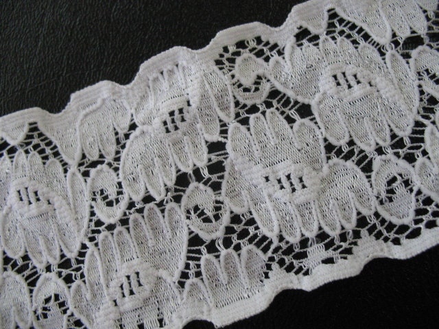 2 yard  WHITE VINTAGE  LACE   -