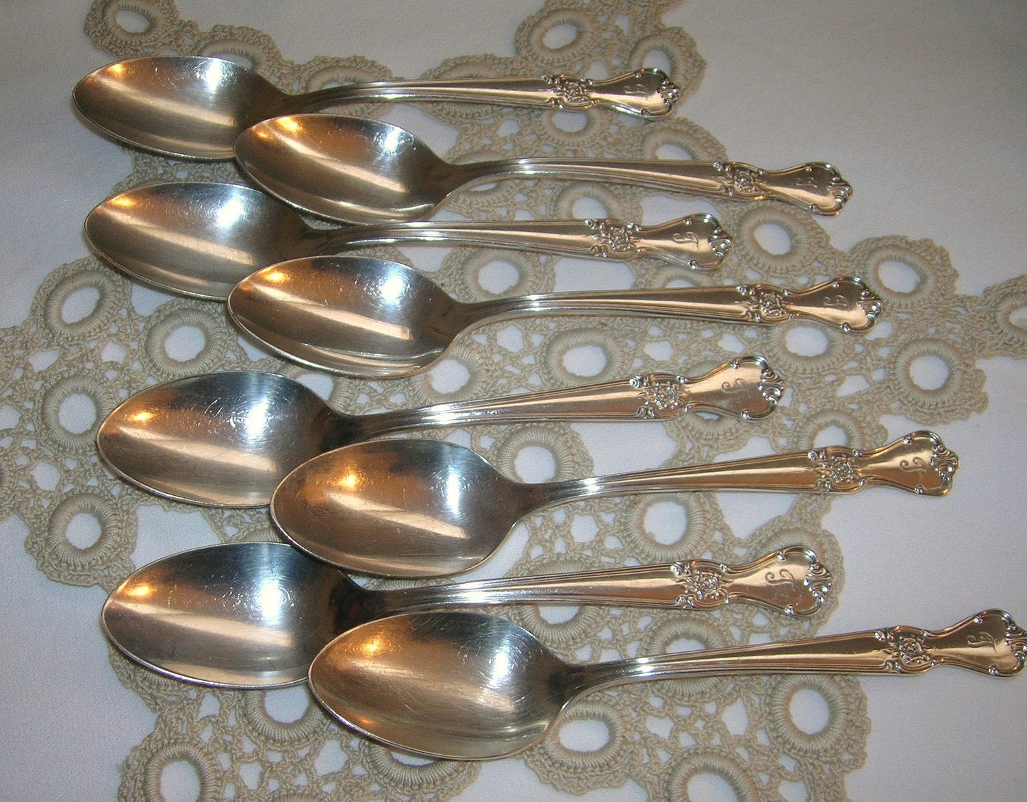 8 Vintage Teaspoons 1950 International Old Company Silverplate Signature Pattern T Monogram