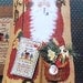 Sandra Sullivan Homespun Elegance CINNAMON STICK CHRISTMAS viii 8 Sampler Santa - Counted Cross Stitch Pattern Chart