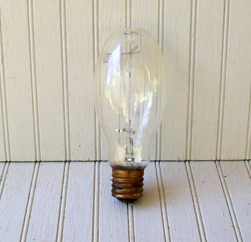 nifty, very large vintage lightbulb