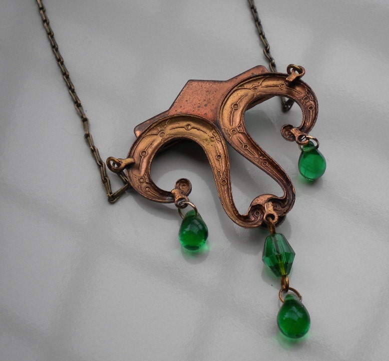 Reserved for Thunkinduncan1920's Art Deco Vauxhall Green Glass Necklace