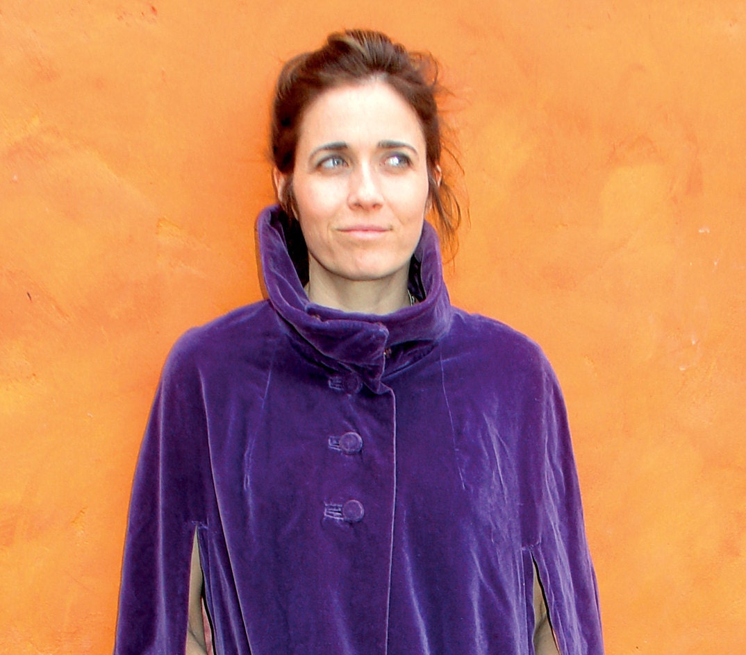 MOD Vintage 50s 60s Swing Cloak Cape with HIGH COLLAR Royal Purple Velveteen Mad Men. Sca. Larp