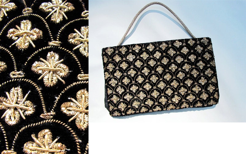 Vintage evening bag / 40s purse / black velvet clutch / evening purse / metal embroidery