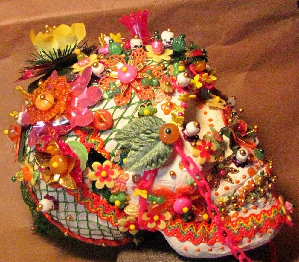 No. 11  OOAK  Day of the Dead Mexican art sugar SKULL  Dia de los Muertos 8"