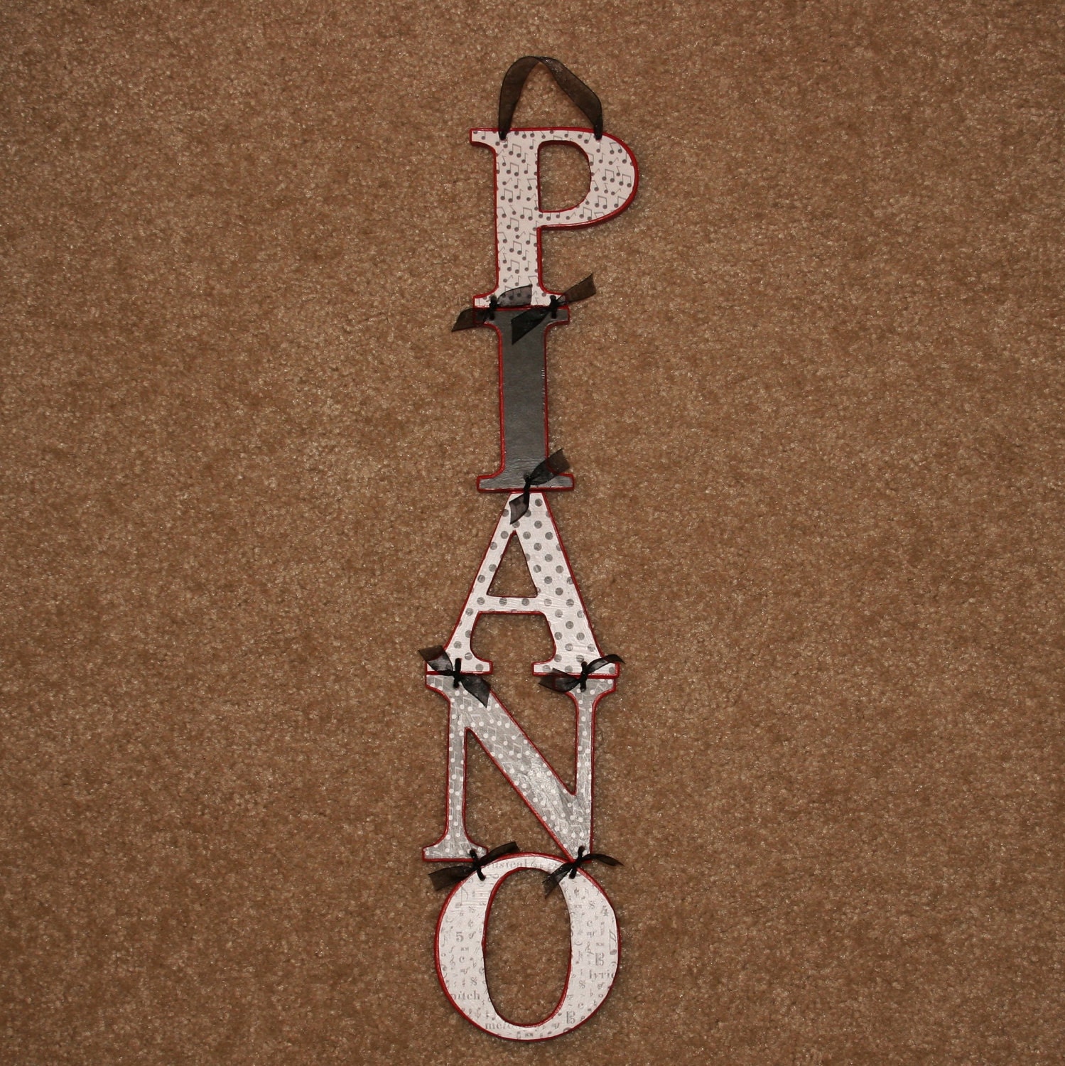 PIANO sign