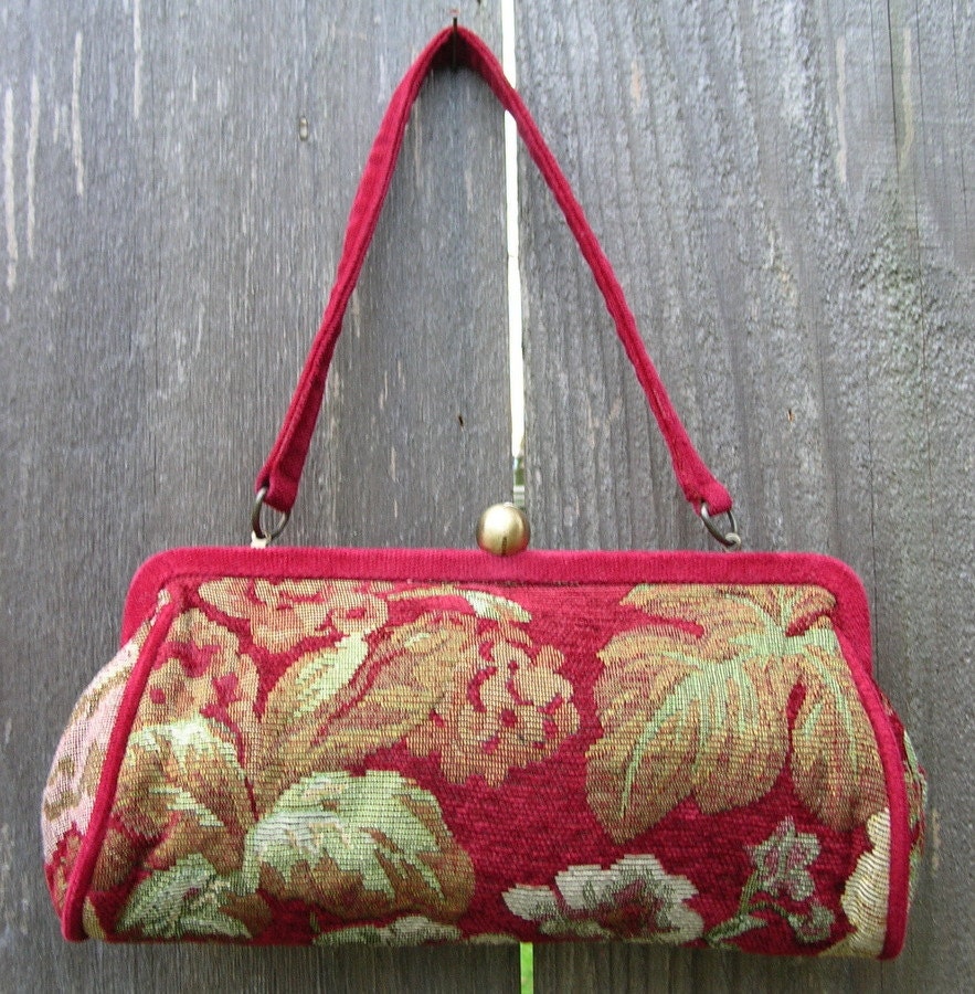 Vintage RICH FLORAL WINE Tapestry Bag
