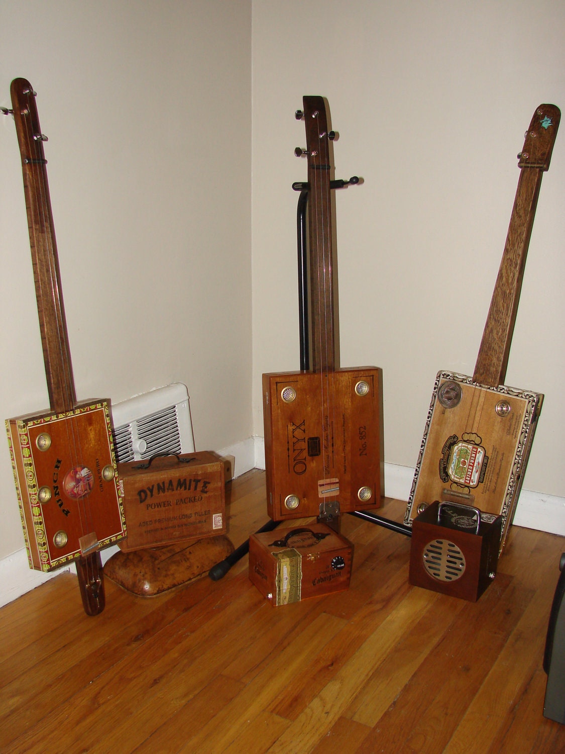 Standard Cigar Box Guitar (3 string, fretless, electric, blues, slide guitar)