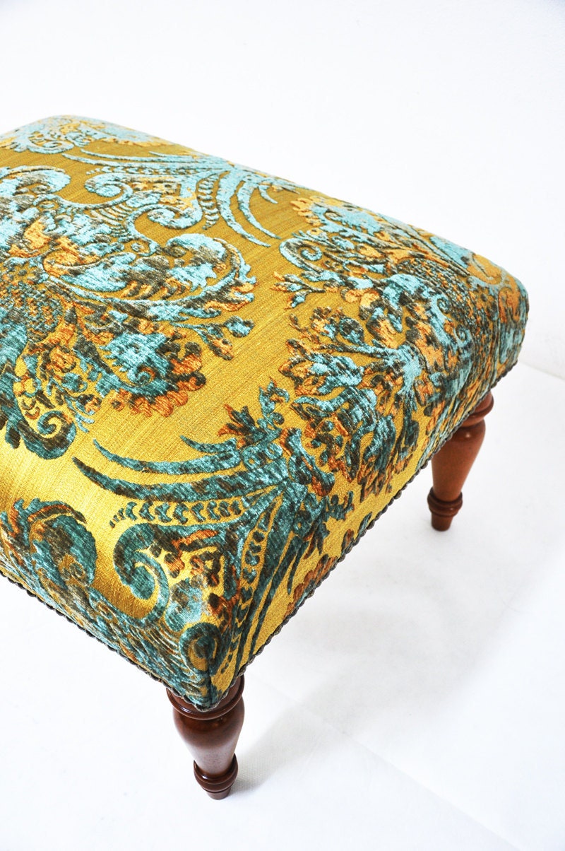 SALE: classic style ottoman with damask fabric - namedesignstudio